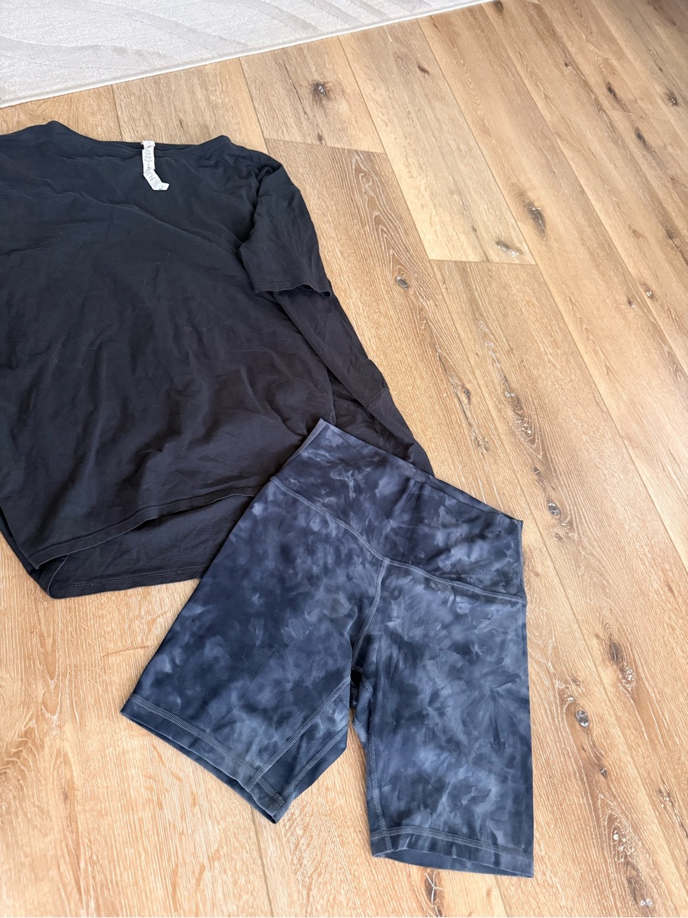 lululemon athletica Black Tie-Dye Biker Shorts and Black Top Sz 8-10